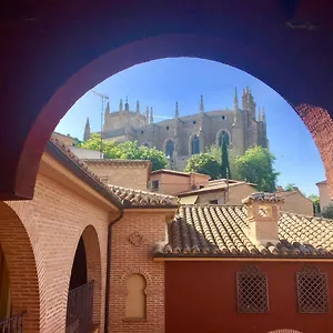 San Juan De Reyes Apartment